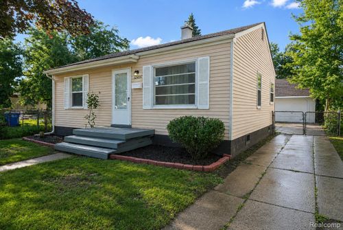 12497 Prospect Ave, Warren, MI, 48089-4940 | Card Image