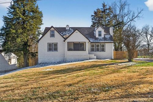 3541 E 78th St, Kansas City, MO, 64132-2047 | Card Image