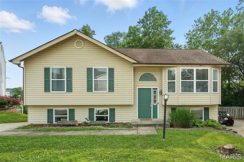 211 Coachman Way, O Fallon, MO, 63368-7314 | Card Image