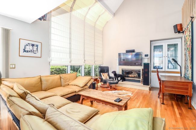 APT-2 - 230 New Canaan Ave, Condo with 3 bedrooms, 3 bathrooms and 3 parking in Norwalk CT | Image 5