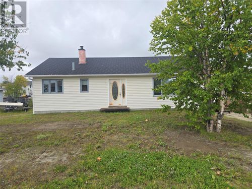 219 Cartwright St, Labrador City, NL, A2V1Y4 | Card Image