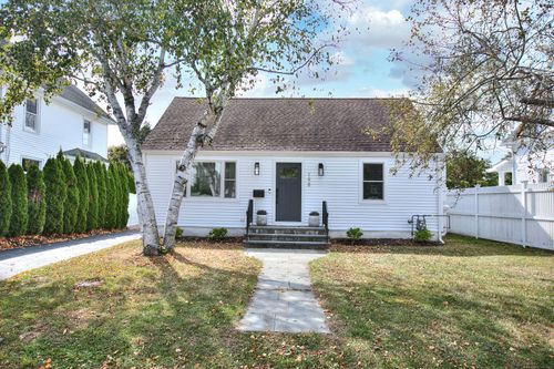 198 Blaine St, Fairfield, CT, 06824-5804 | Card Image