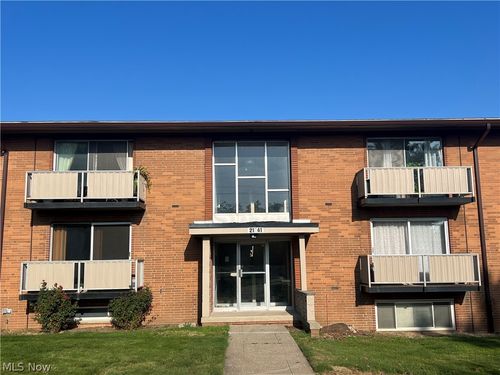 21841 River Oaks Drive, Rocky River, OH, 44116 | Card Image