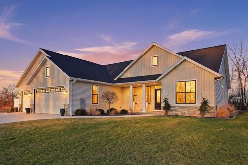 N1200 Forsyth Parkway, GREENVILLE, WI, 54942 | Card Image