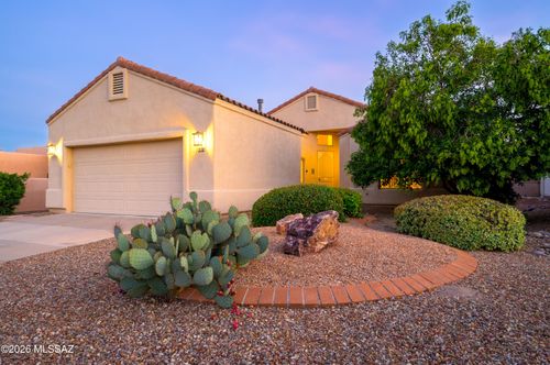 601 W Links Ln, Green Valley, AZ, 85614-5733 | Card Image
