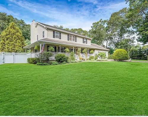 64 Beachfern Rd, Center Moriches, NY, 11934-3338 | Card Image