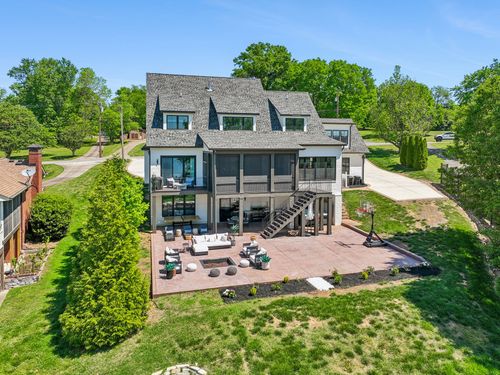 112 Sterling Rd, Hendersonville, TN, 37075-5300 | Card Image