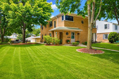 4409 N Sheffield Ave, Shorewood, WI, 53211-1307 | Card Image