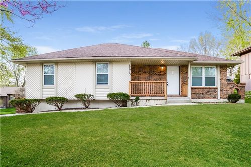 17013 E 3rd Ter S, Independence, MO, 64056-1718 | Card Image