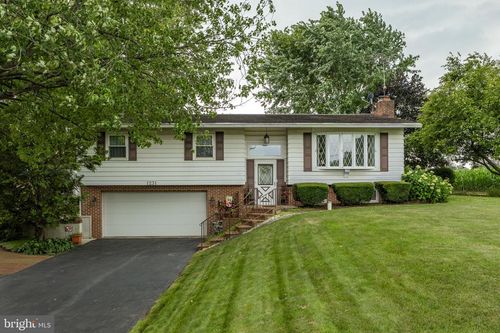 1231 Oaklyn Dr, NARVON, PA, 17555-9748 | Card Image
