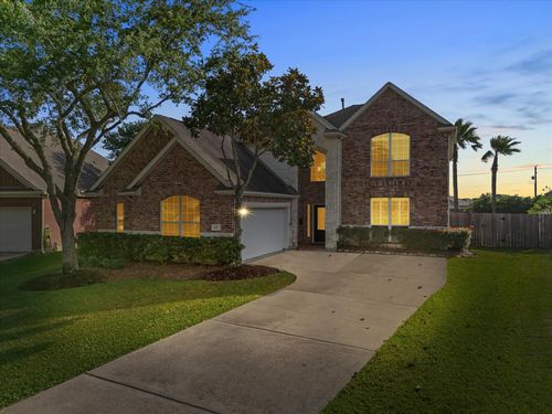 617 Forest Vlg, La Marque, TX, 77568-4674 | Card Image