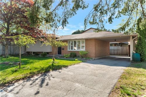 130 Shea Cres, Kitchener, ON, N2E1E8 | Card Image