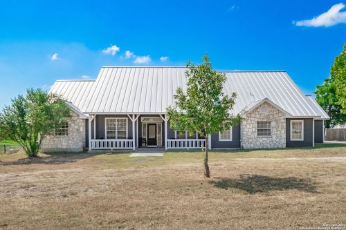 901 Kunde Rd, Seguin, TX, 78155-9425 | Card Image