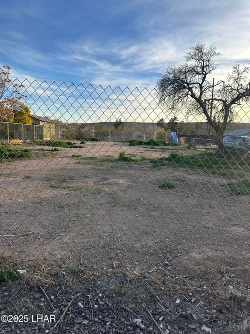 552 E Park St, Kingman, AZ, 86401-6024 | Card Image