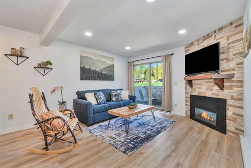 b103-1565 Shadow Run Frontage, Steamboat Springs, CO, 80487-2341 | Card Image