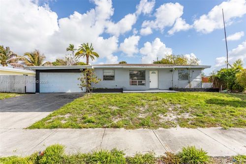 3751 Sw 32nd Ct, West Park, FL, 33023-5764 | Card Image