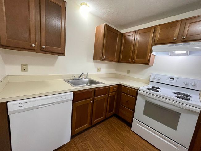 APT-22 - 11 Railroad Ave, Condo with 2 bedrooms, 1 bathrooms and null parking in Derry NH | Image 10