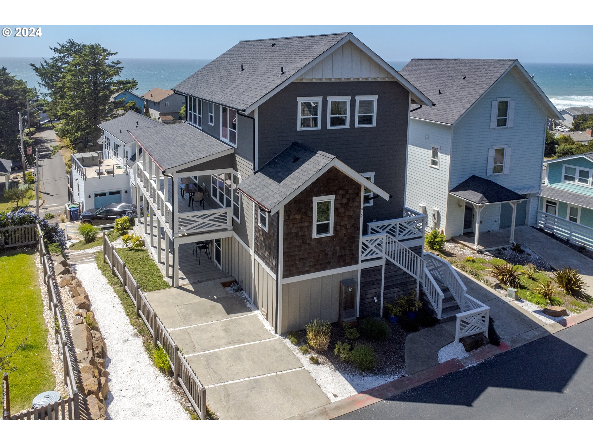 Driftwood Ln, Lincoln City, OR 97367