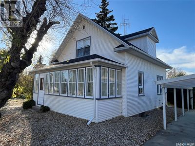 106 2 Ave, House other with 3 bedrooms, 2 bathrooms and null parking in Saint Brieux SK | Image 1