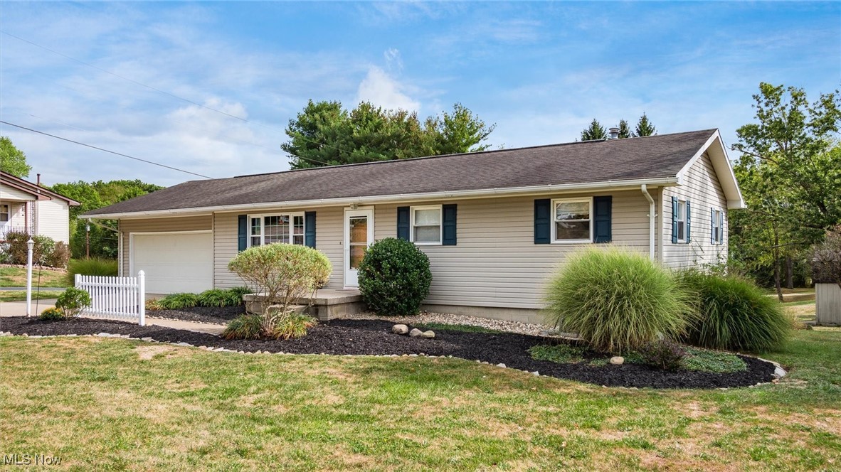 Walker Dr, Zanesville, OH 43701