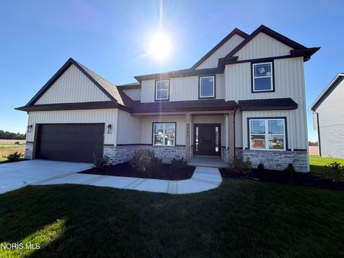 9841 Featherwood Ln, Sylvania, OH, 43560-8529 | Card Image