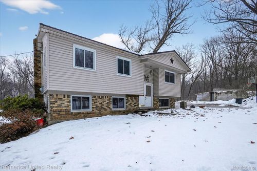 2347 Houser Rd, Holly, MI, 48442-8328 | Card Image