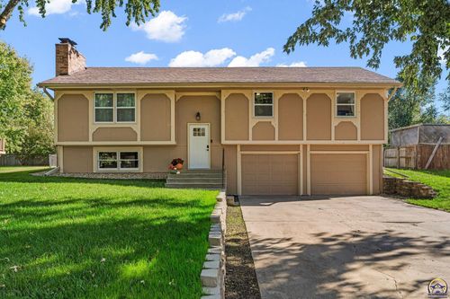 3030 Se Eveningtide Way, Topeka, KS, 66605-2262 | Card Image
