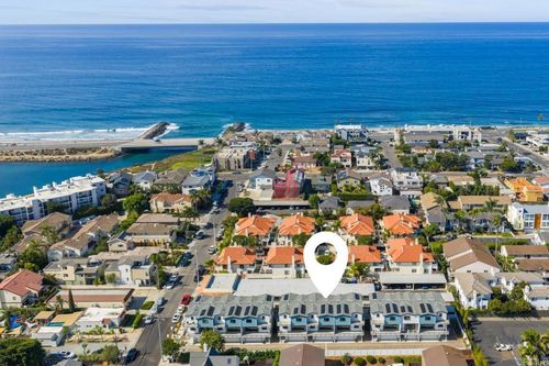 318 Chinquapin Ave, Carlsbad, CA, 92008-7415 | Card Image