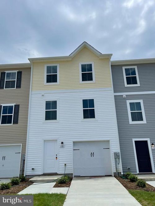 181 Perdiz Rd, HEDGESVILLE, WV, 25427-6558 | Card Image