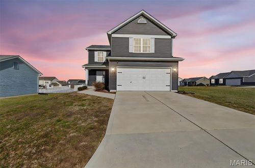 897 Mohawk Ct, Warrenton, MO, 63383-7102 | Card Image