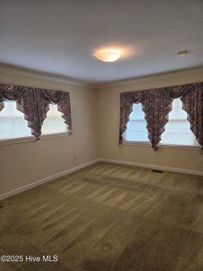 705 School Dr, House other with 5 bedrooms, 3 bathrooms and 1 parking in Williamston NC | Image 6