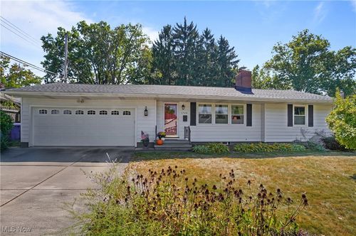 1728 Valley Rd, Cuyahoga Falls, OH, 44223-2017 | Card Image
