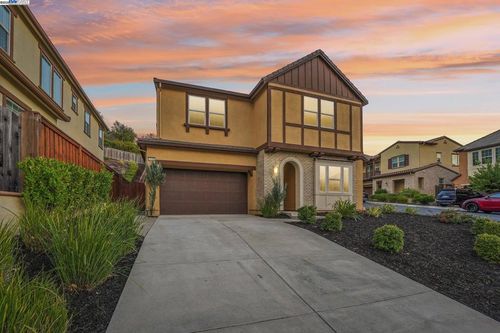 3898 Highpointe Ct, Dublin, CA, 94568-8830 | Card Image
