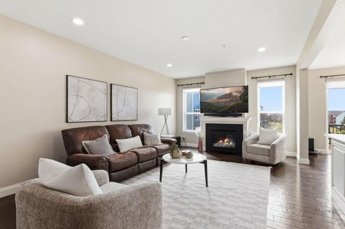 e-3201 Countryside Ct, Woodbury, MN, 55129-7840 | Card Image