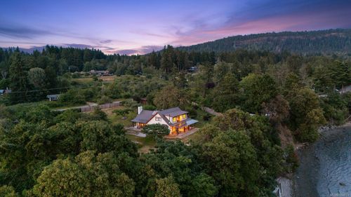1835 Shingle Spit Rd, Hornby Island, BC, V0R1Z0 | Card Image