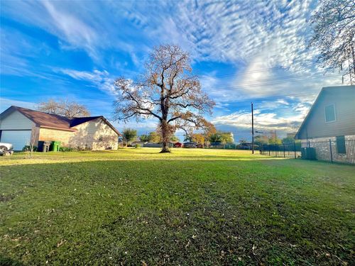 1115 Gardendale Dr, Houston, TX, 77018-7330 | Card Image