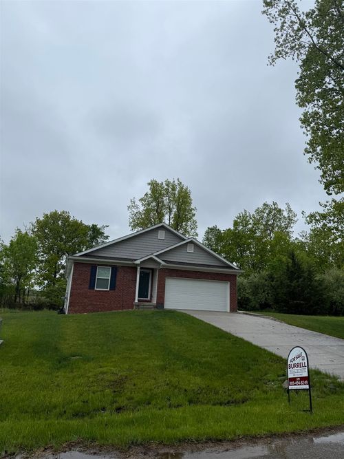 637 Woodvalley Dr, Corunna, MI, 48817-2210 | Card Image