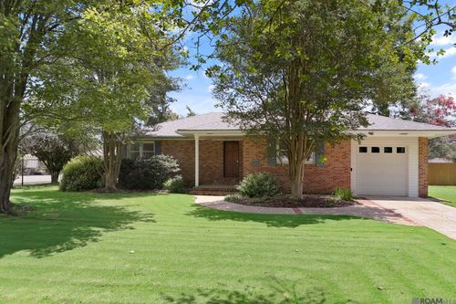 1151 E Riveroaks Dr, Baton Rouge, LA, 70815-4157 | Card Image