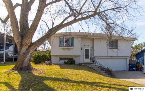 4879 Robin Dr, Omaha, NE, 68157-2549 | Card Image