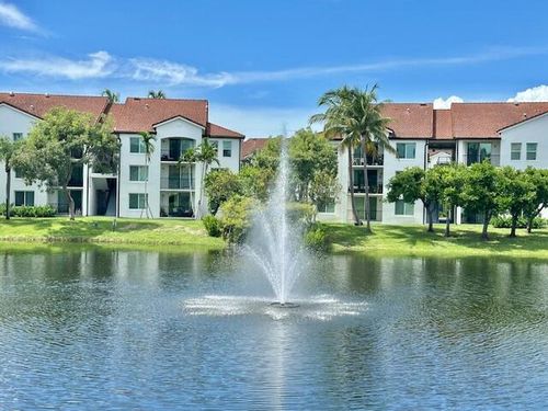 402 Villa Cir, Boynton Beach, FL, 33435-8911 | Card Image