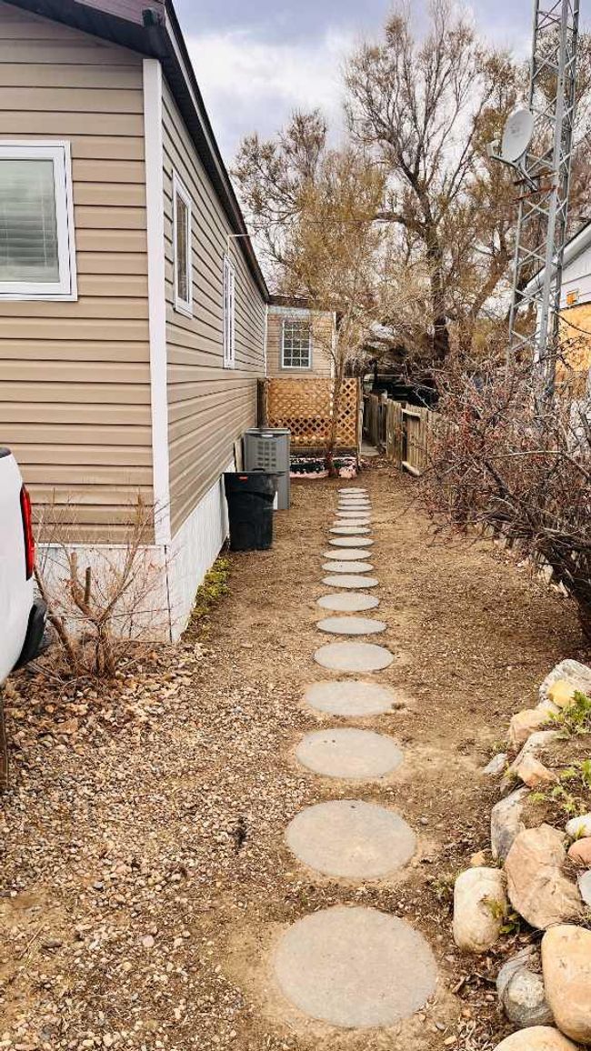 207 4th Street W, House other with 3 bedrooms, 2 bathrooms and 2 parking in Bow Island AB | Image 23