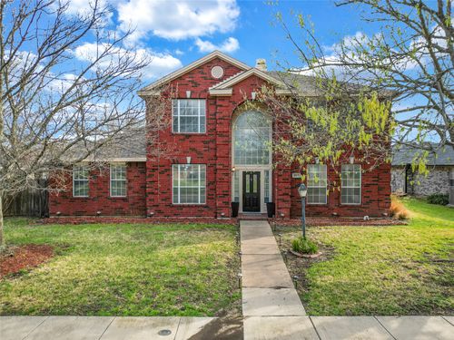 2913 Spartacus Dr, Grand Prairie, TX, 75052-8001 | Card Image