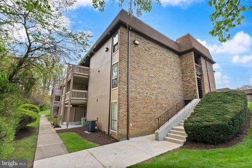 s-8511 Barrington Ct, SPRINGFIELD, VA, 22152-1011 | Card Image
