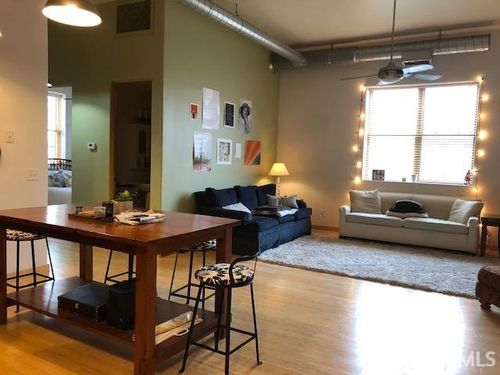 apt-1-213 N Walnut St, Bloomington, IN, 47404-4948 | Card Image