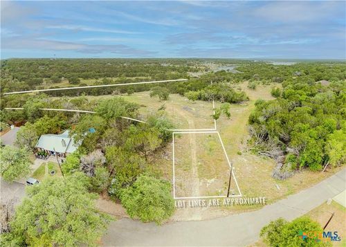 29 Artesian Dr, Morgans Point Resort, TX, 76513-9011 | Card Image