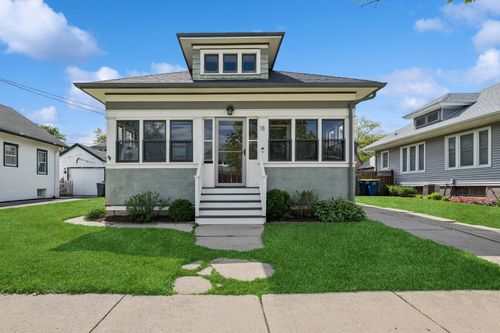 18 N Worth Ave, Elgin, IL, 60123-5248 | Card Image