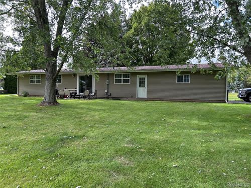 1548 E Caro Rd, Caro, MI, 48723-9307 | Card Image