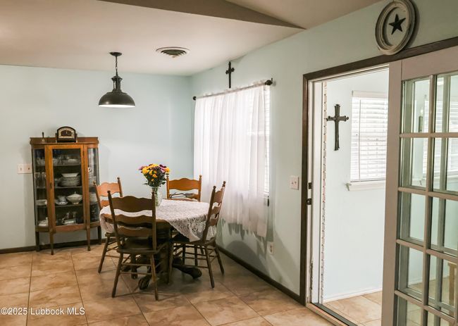2512 Holliday St, House other with 3 bedrooms, 2 bathrooms and null parking in Plainview TX | Image 8