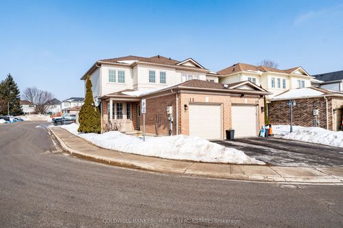 15 Greengrove Way, Whitby, ON, L1R2N4 | Card Image