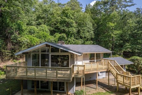 444 Loomis St, Westfield, MA, 01085-3924 | Card Image